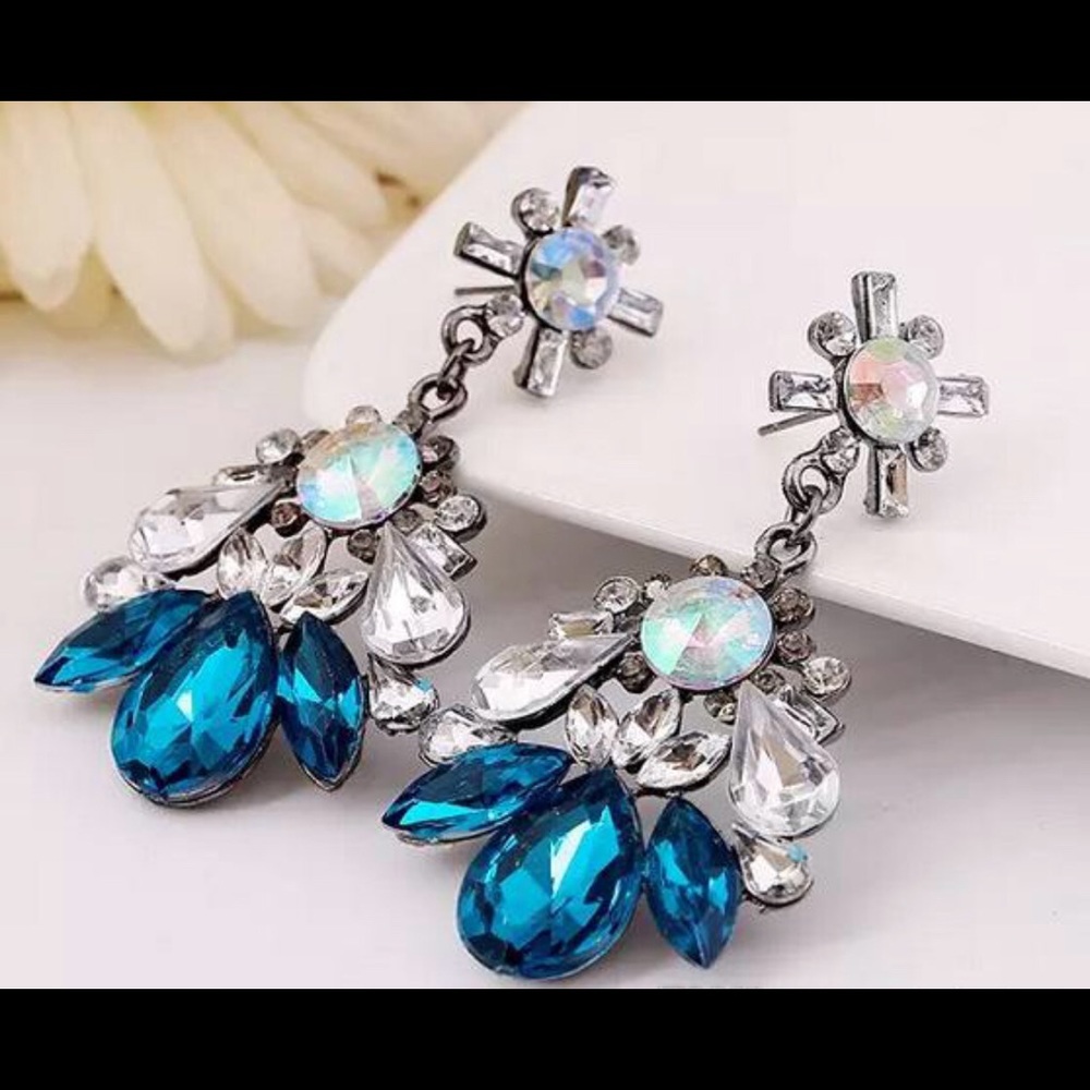 Gorgeous Statement Chandelier Earrings